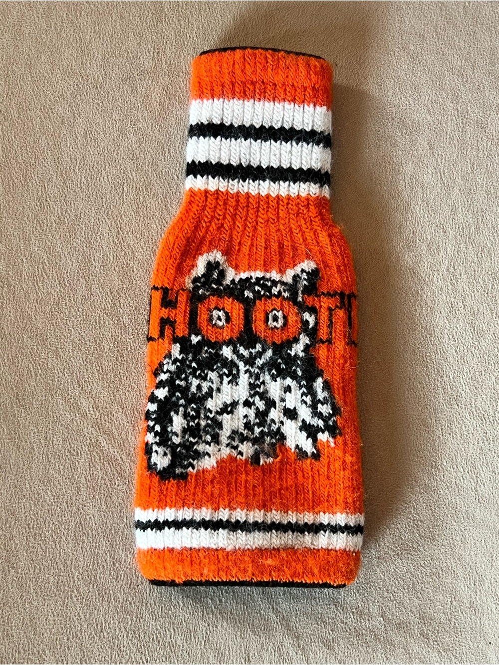 Vintage Hooters Beer Bottle Cozy Orange Knit Owl Can Cooler Bar Collectible